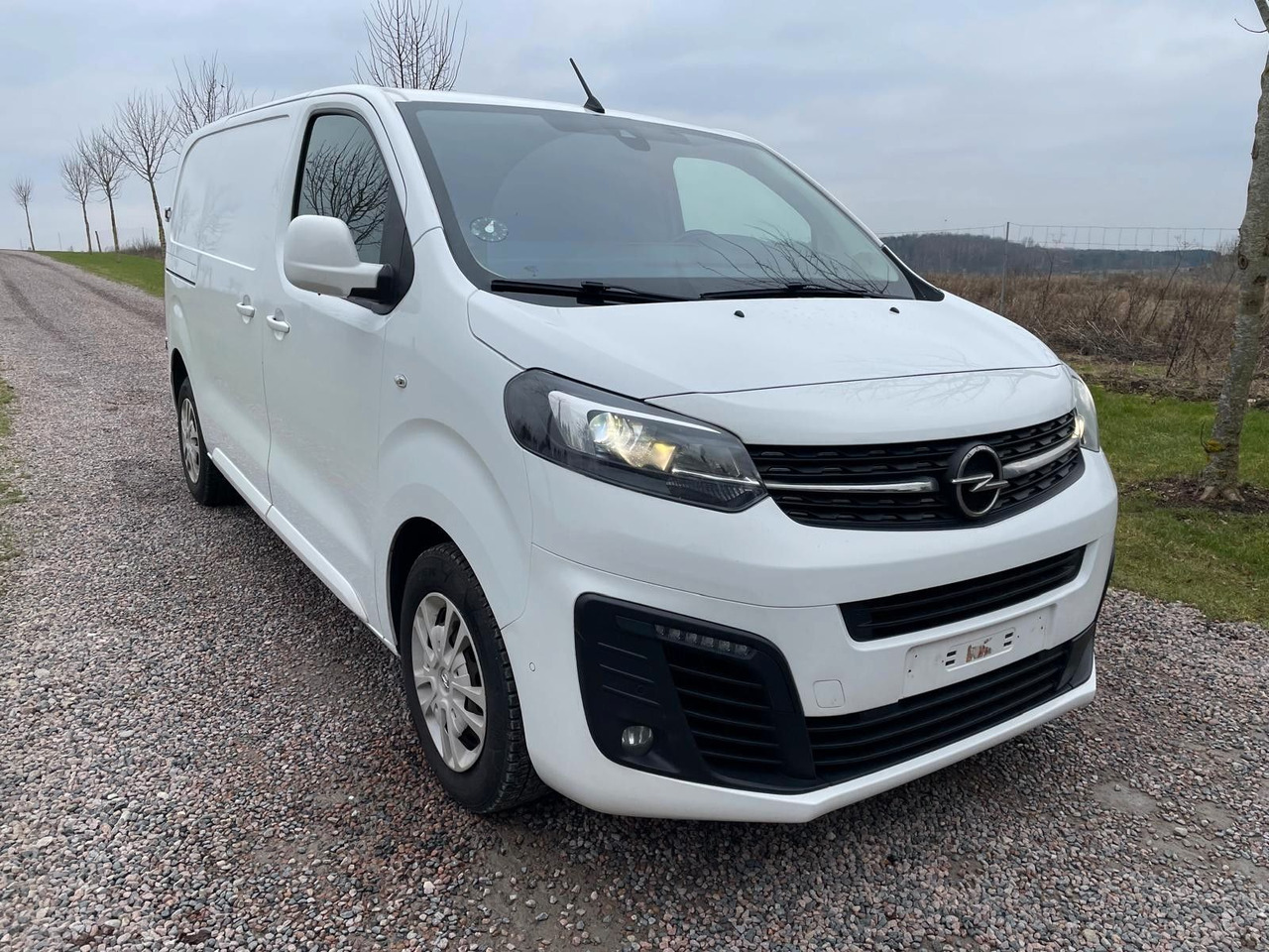 Opel Vivaro Kasten Edition M L2 2.0 Opel Vivaro 2.0 CDTI Edition M L2 *9400€ netto - Furgoneta pequeña: foto 1 Opel Vivaro Kasten Edition M L2 2.0 Opel Vivaro 2.0 CDTI Edition M L2 *9400€ netto - Furgoneta pequeña: foto 1