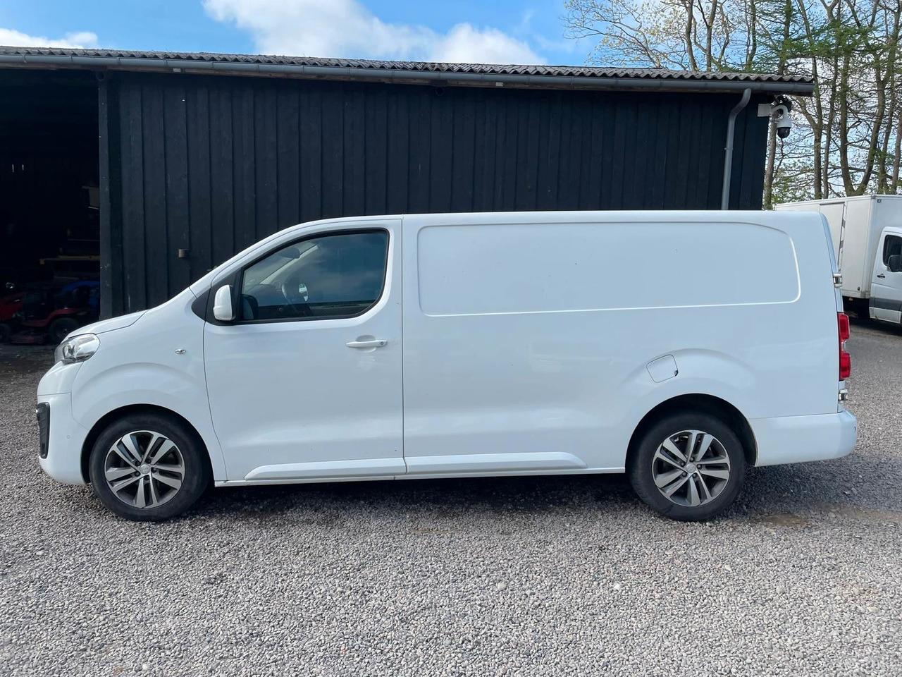 Peugeot Expert Kasten Premium L3 BlueHDi 2,0 *Defect* - Furgoneta pequeña: foto 2 Peugeot Expert Kasten Premium L3 BlueHDi 2,0 *Defect* - Furgoneta pequeña: foto 2