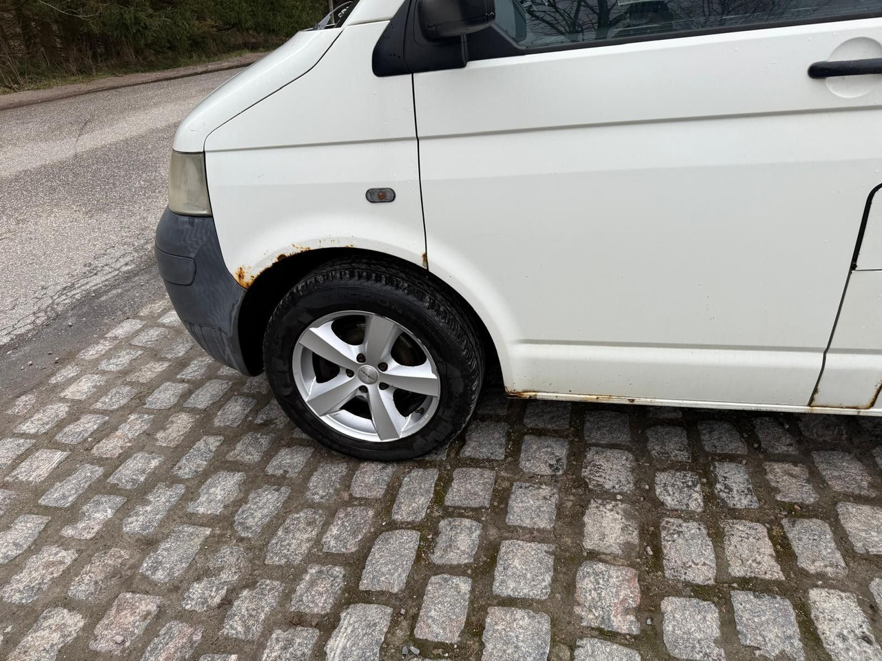 Furgoneta de pasajeros Volkswagen T5 Transporter 1.9 TDI *9 Sitze * 3900 €: foto 11 Furgoneta de pasajeros Volkswagen T5 Transporter 1.9 TDI *9 Sitze * 3900 €: foto 11