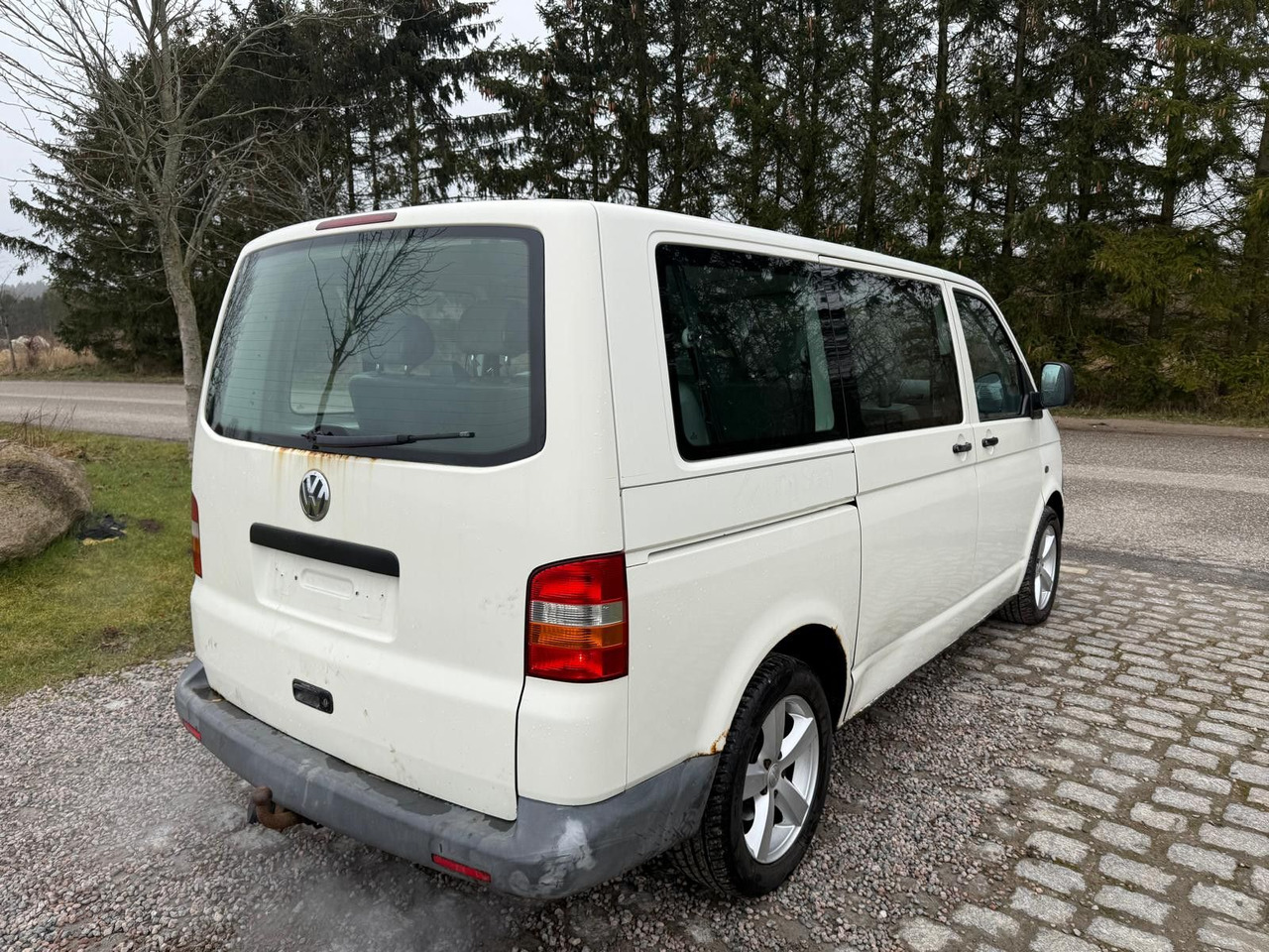 Volkswagen T5 Transporter 1.9 TDI *9 Sitze *RESERVED RO - Furgoneta de pasajeros: foto 4 Volkswagen T5 Transporter 1.9 TDI *9 Sitze *RESERVED RO - Furgoneta de pasajeros: foto 4