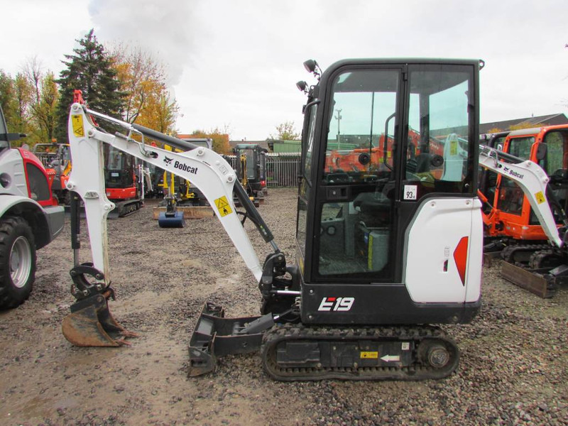 Bobcat E 19 Minibagger 22.500 EUR - Miniexcavadora: foto 1 Bobcat E 19 Minibagger 22.500 EUR - Miniexcavadora: foto 1