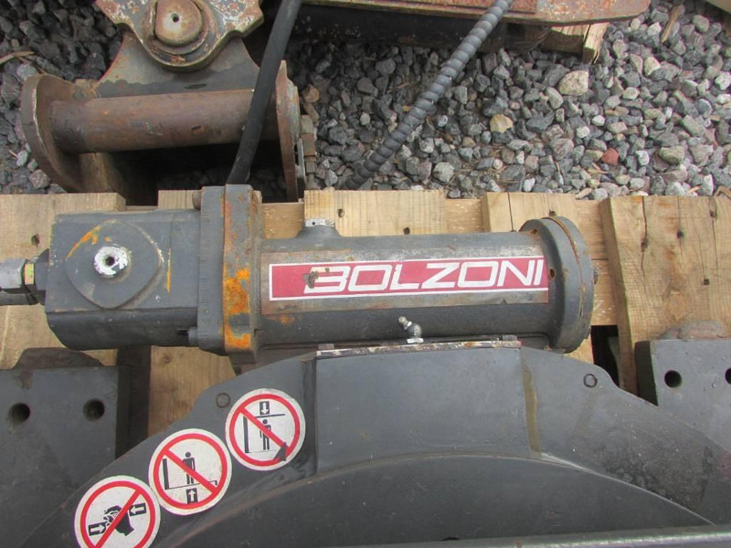 Bolzoni Fassgreifer drum clamp KG 06T2A SP - Pinza de manipulación para Equipo de manutención: foto 3 Bolzoni Fassgreifer drum clamp KG 06T2A SP - Pinza de manipulación para Equipo de manutención: foto 3