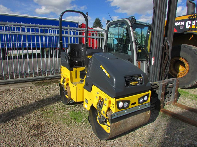 Bomag BW 90 AD-5 Walze / 21.500 EUR - Rodillo: foto 2 Bomag BW 90 AD-5 Walze / 21.500 EUR - Rodillo: foto 2