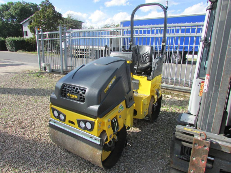 Bomag BW 90 AD-5 Walze / 22.000 EUR - Rodillo: foto 4 Bomag BW 90 AD-5 Walze / 22.000 EUR - Rodillo: foto 4