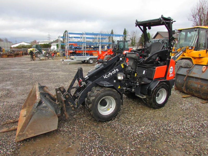Kubota RT 220-2 Canopy Radlader 25.500 EUR - Cargadora de ruedas: foto 4 Kubota RT 220-2 Canopy Radlader 25.500 EUR - Cargadora de ruedas: foto 4