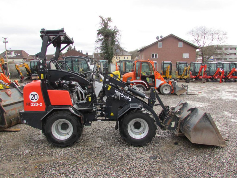 Kubota RT 220-2 Canopy Radlader 25.500 EUR - Cargadora de ruedas: foto 1 Kubota RT 220-2 Canopy Radlader 25.500 EUR - Cargadora de ruedas: foto 1