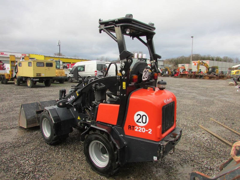 Kubota RT 220-2 Canopy Radlader 25.500 EUR - Cargadora de ruedas: foto 5 Kubota RT 220-2 Canopy Radlader 25.500 EUR - Cargadora de ruedas: foto 5