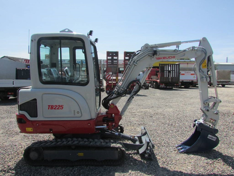 Takeuchi TB 225 Minibagger 42.500 EUR - Miniexcavadora: foto 5 Takeuchi TB 225 Minibagger 42.500 EUR - Miniexcavadora: foto 5