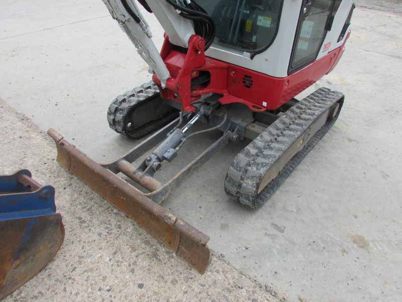 Takeuchi TB225 V3 Minibagger 32.000 EUR net - Miniexcavadora: foto 3 Takeuchi TB225 V3 Minibagger 32.000 EUR net - Miniexcavadora: foto 3