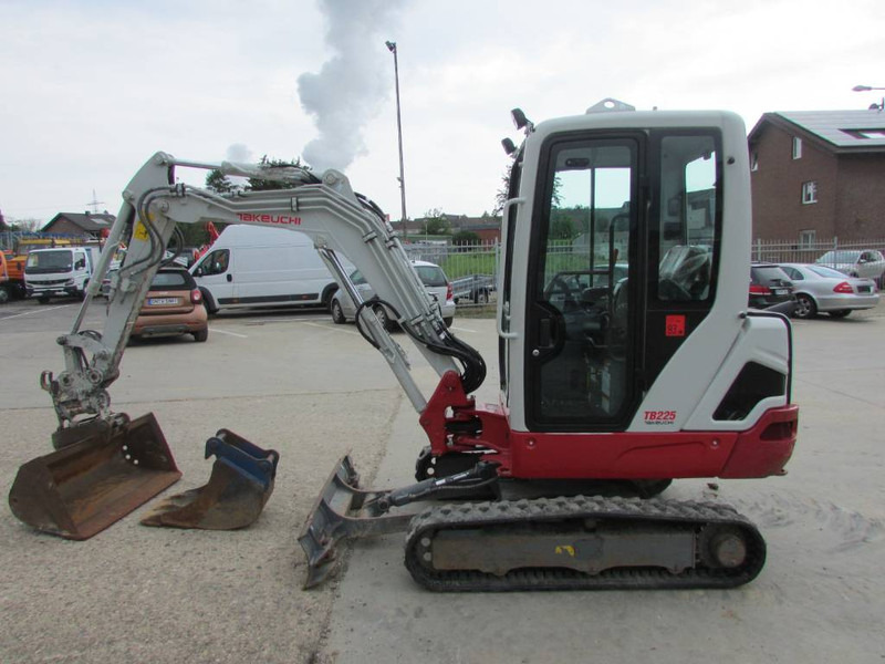 Takeuchi TB225 V3 Minibagger 35.500 EUR net - Miniexcavadora: foto 4 Takeuchi TB225 V3 Minibagger 35.500 EUR net - Miniexcavadora: foto 4