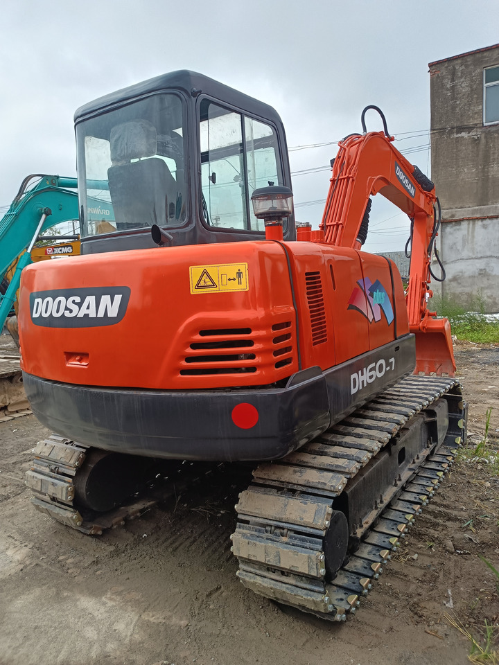 DOOSAN DH60-7 - Excavadora de cadenas: foto 3 DOOSAN DH60-7 - Excavadora de cadenas: foto 3