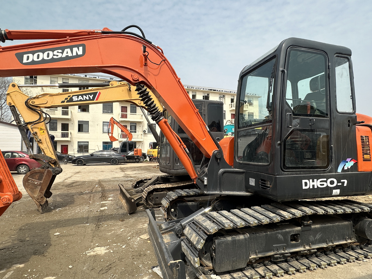 DOOSAN DH60-7 - Excavadora de cadenas: foto 2 DOOSAN DH60-7 - Excavadora de cadenas: foto 2