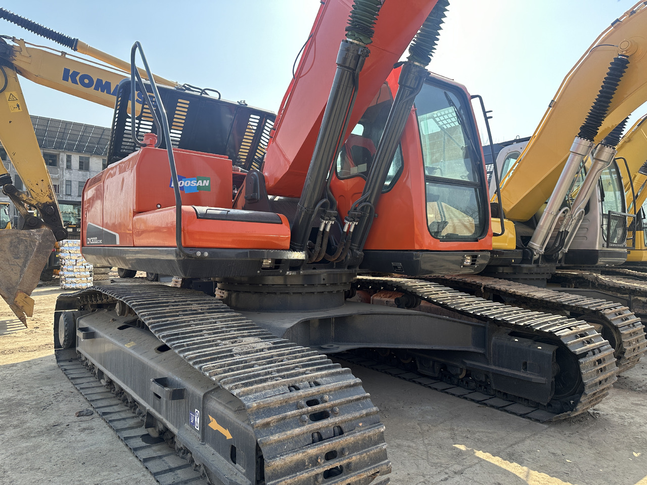 Doosan DX300-9C - Excavadora de cadenas: foto 2 Doosan DX300-9C - Excavadora de cadenas: foto 2