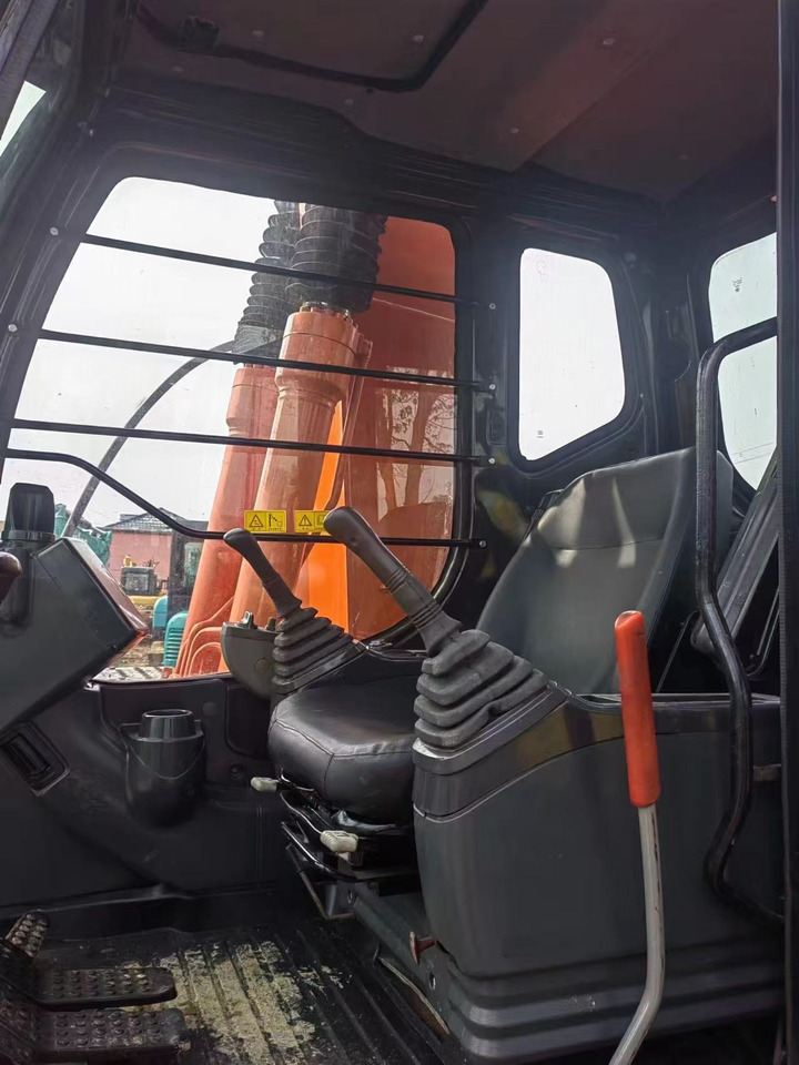 Excavadora de cadenas HITACHI ZX120: foto 7