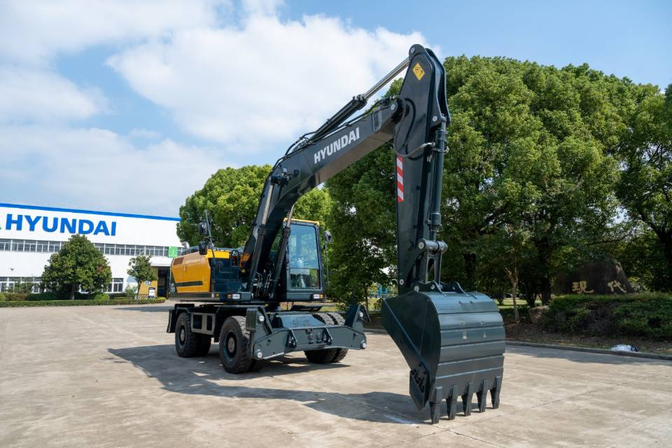 Excavadora de ruedas Hyundai HW210: foto 7