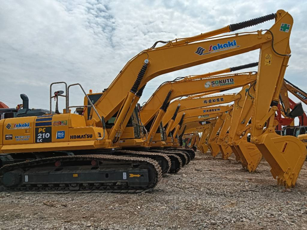 Komatsu PC 210-8 - Excavadora de cadenas: foto 1 Komatsu PC 210-8 - Excavadora de cadenas: foto 1