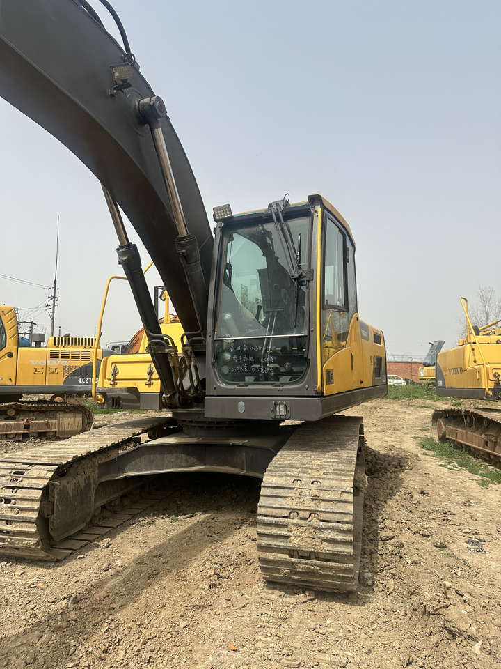 VOLVO EC220D - Excavadora de cadenas: foto 2 VOLVO EC220D - Excavadora de cadenas: foto 2