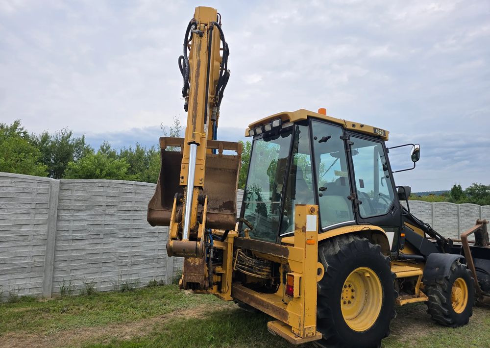 Retroexcavadora Caterpillar: foto 8