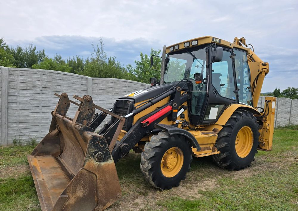 Retroexcavadora Caterpillar: foto 10