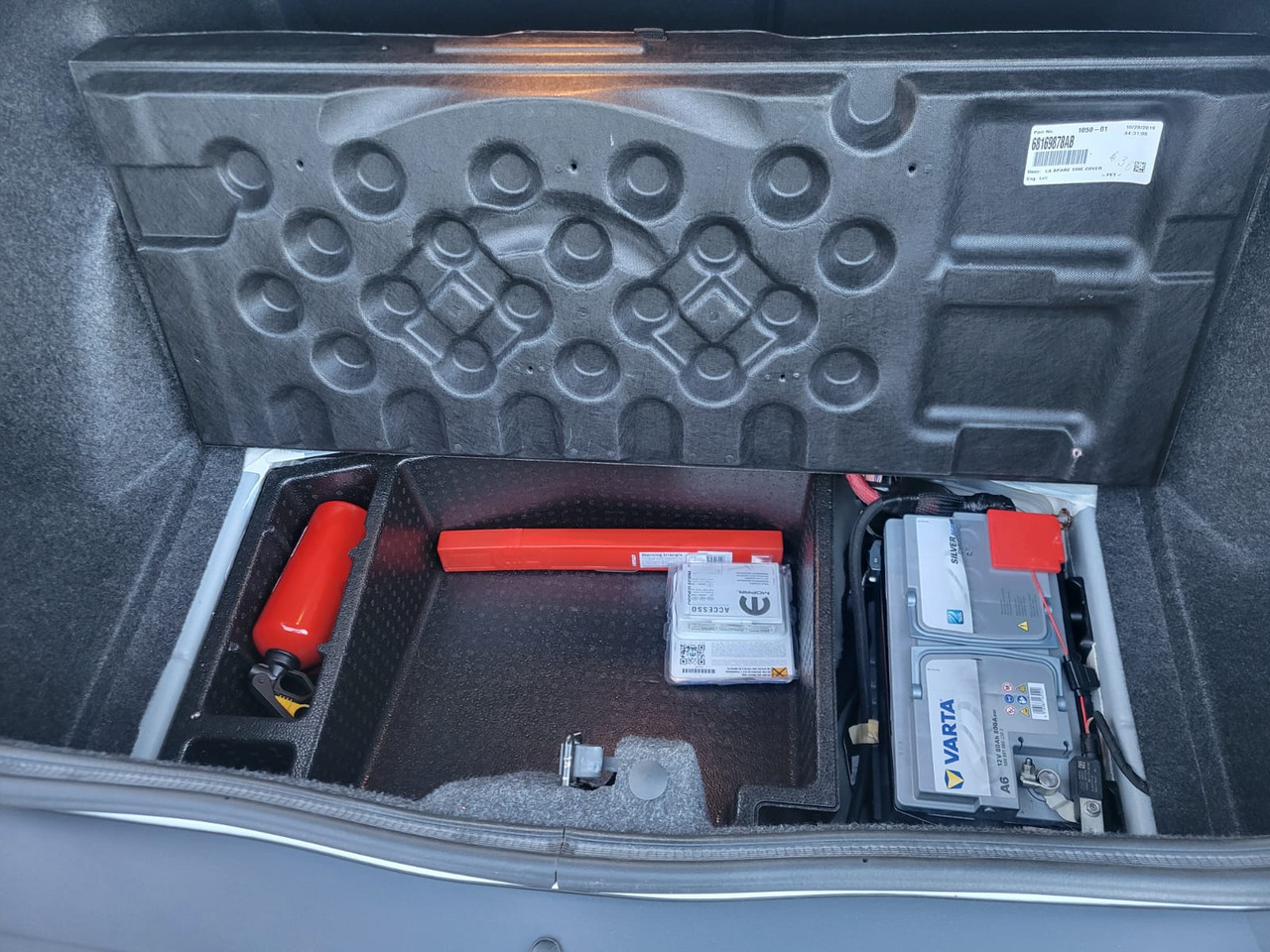 Coupé Dodge Challenger: foto 16 Coupé Dodge Challenger: foto 16