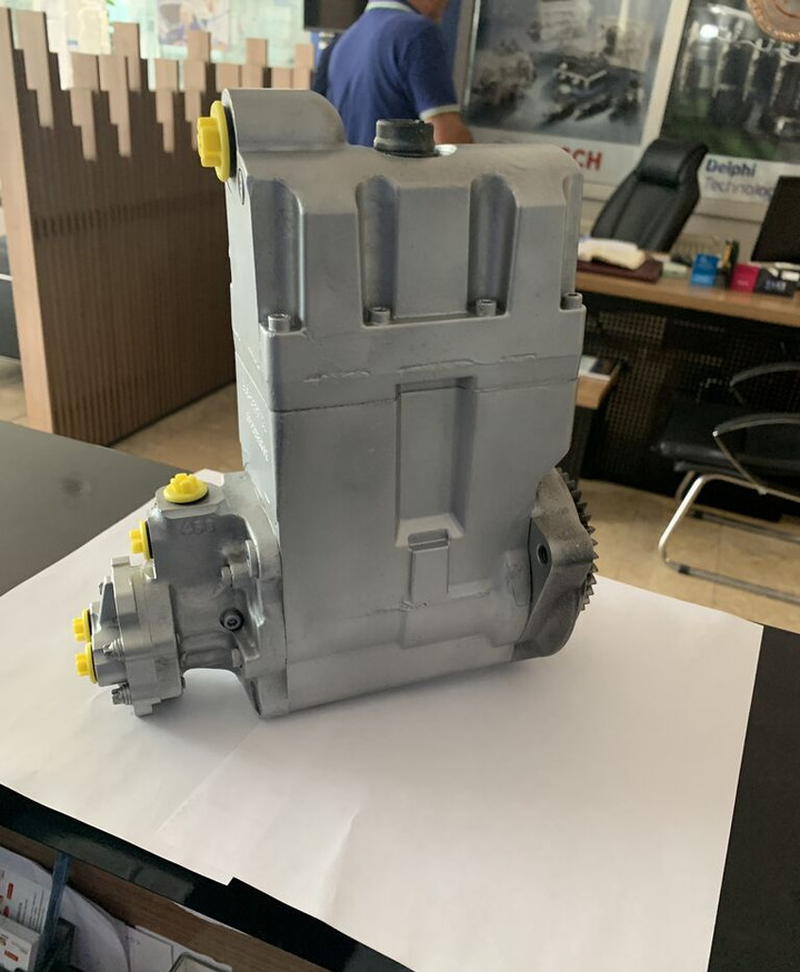 Caterpillar 319-0677 Caterpillar C7/C9 - Bomba de combustible para Camión: foto 1 Caterpillar 319-0677 Caterpillar C7/C9 - Bomba de combustible para Camión: foto 1