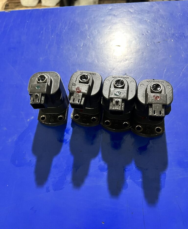 Selenoid (Bobin) Scania 208-2023 Cummins - Sistema eléctrico para Camión: foto 2 Selenoid (Bobin) Scania 208-2023 Cummins - Sistema eléctrico para Camión: foto 2