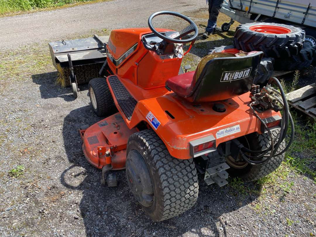Cortacésped 2000 Kubota G1700//Sitteklipper med feier og oppsamler: foto 8 Cortacésped 2000 Kubota G1700//Sitteklipper med feier og oppsamler: foto 8