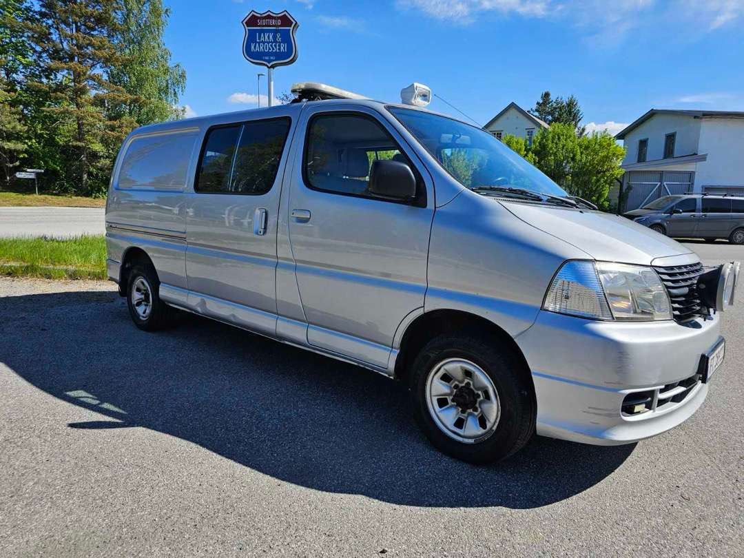 2009 Personbil Toyota Hiace 4 WD Lang type 9 seter EU-Godkjent - Coche: foto 4 2009 Personbil Toyota Hiace 4 WD Lang type 9 seter EU-Godkjent - Coche: foto 4