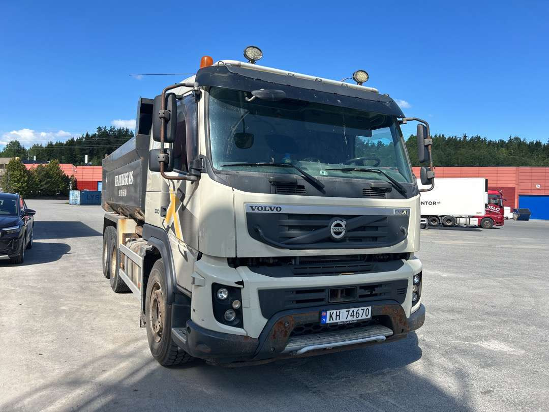 2011 Dumper VOLVO FM 500 Euroklasse 5T - Camión volquete: foto 2 2011 Dumper VOLVO FM 500 Euroklasse 5T - Camión volquete: foto 2