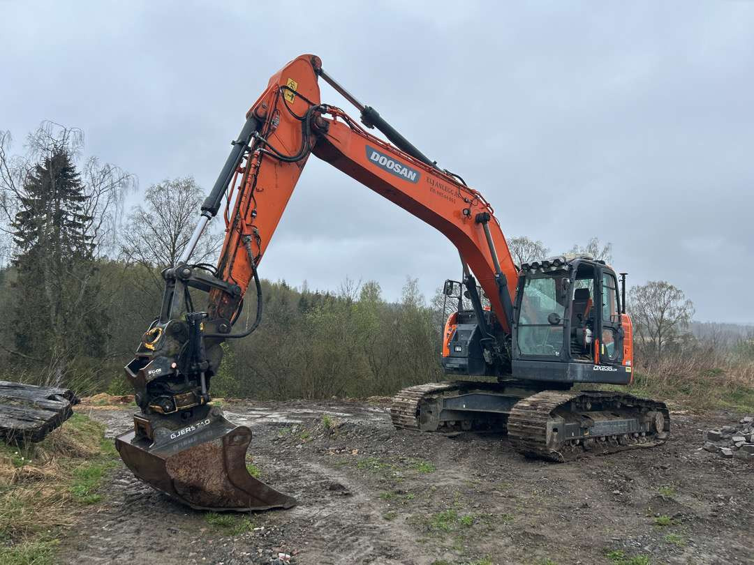 2018 Beltegraver 24 tonn Doosan DX 235LCR S 70-feste - Excavadora: foto 1 2018 Beltegraver 24 tonn Doosan DX 235LCR S 70-feste - Excavadora: foto 1