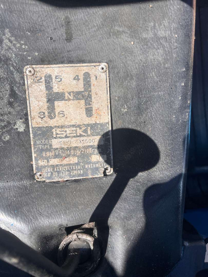 Iseki TX1500 brøyteskjær og feiekost - Tractor: foto 4 Iseki TX1500 brøyteskjær og feiekost - Tractor: foto 4