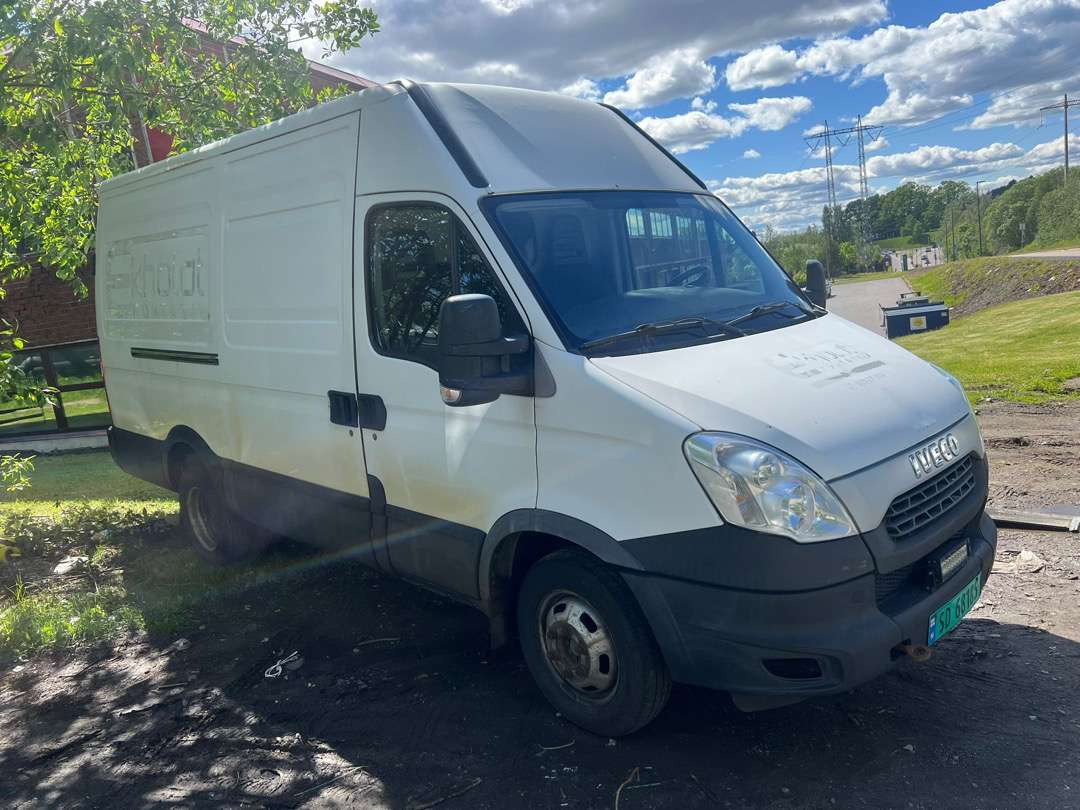 2014 Iveco Daily varebil//Grønne skilt//EU-GODKJENT - Otros maquinaria: foto 1 2014 Iveco Daily varebil//Grønne skilt//EU-GODKJENT - Otros maquinaria: foto 1