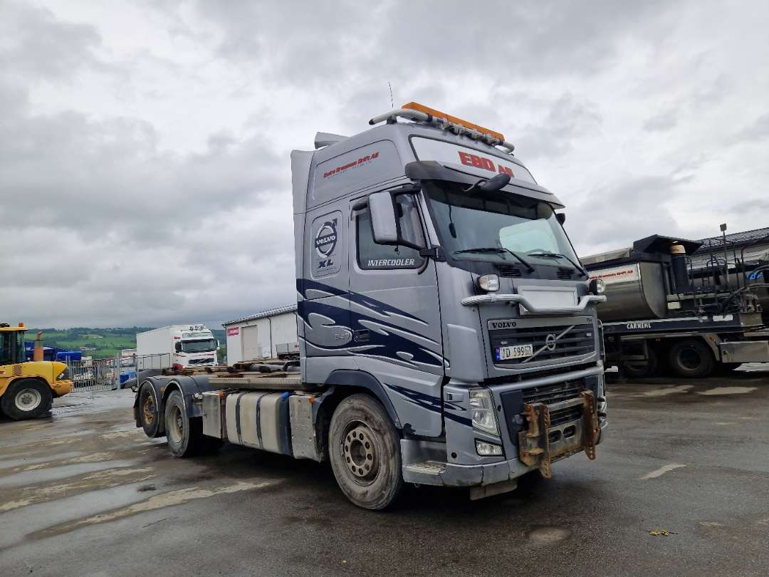 Volvo FH6X2-Krokbil med hydraulisk brøyteutstyr - Camión multibasculante: foto 1 Volvo FH6X2-Krokbil med hydraulisk brøyteutstyr - Camión multibasculante: foto 1
