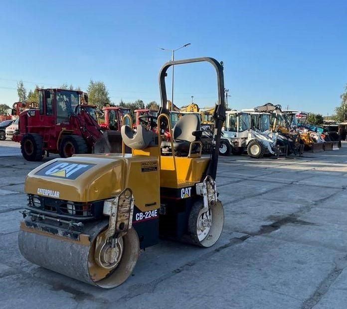 CAT CB 224 E - Apisonadora de asfalto: foto 1 CAT CB 224 E - Apisonadora de asfalto: foto 1