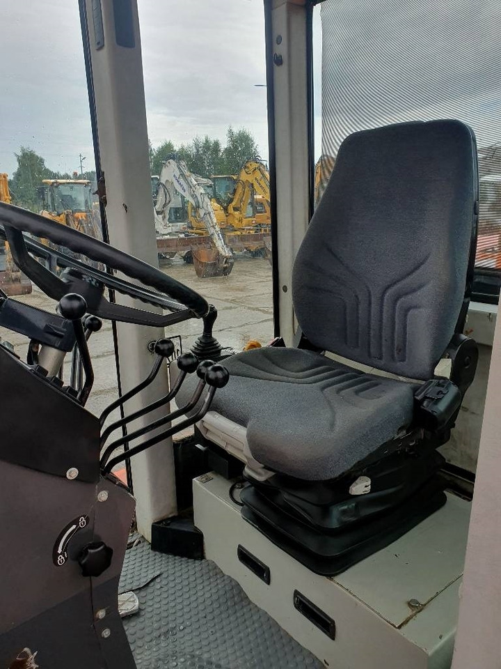 Leasing de New Holland F 106.6 A  New Holland F 106.6 A: foto 14