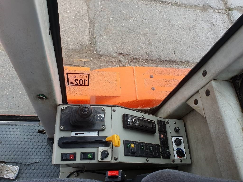 Leasing de New Holland F 106.6 A  New Holland F 106.6 A: foto 11