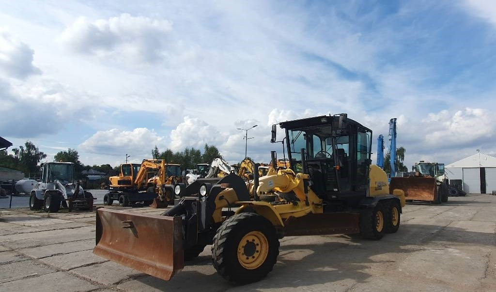 New Holland F 106.7 A - Grader: foto 1 New Holland F 106.7 A - Grader: foto 1