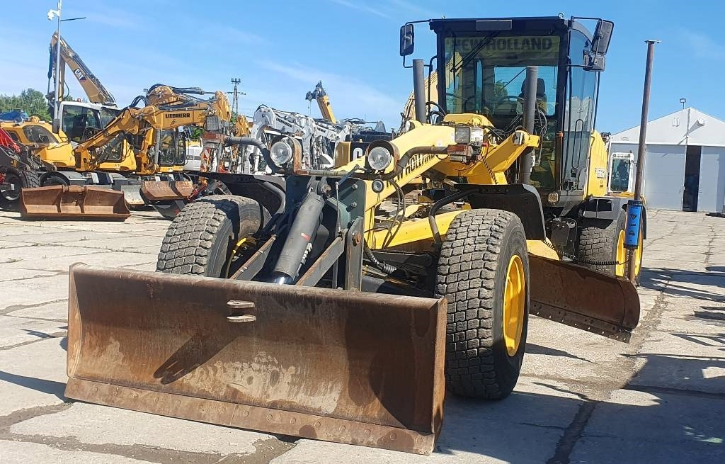 New Holland F 156.7 A - Grader: foto 1 New Holland F 156.7 A - Grader: foto 1