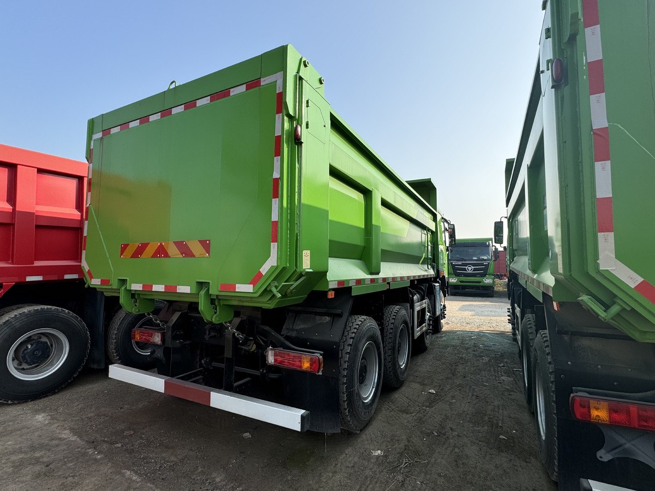 AUMAN GTL - Camión volquete: foto 4 AUMAN GTL - Camión volquete: foto 4