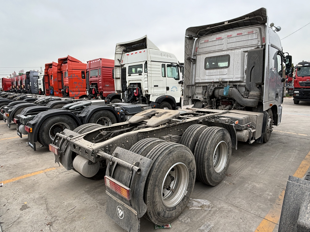 AUMAN GTL - Cabeza tractora: foto 4 AUMAN GTL - Cabeza tractora: foto 4