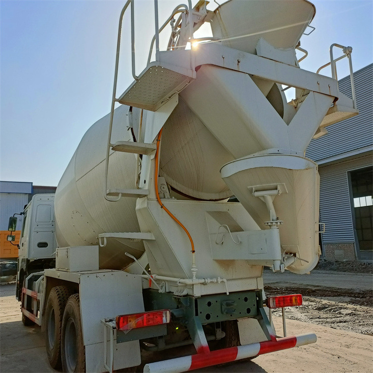 Leasing de SINOTRUCK HOWO  SINOTRUCK HOWO: foto 6