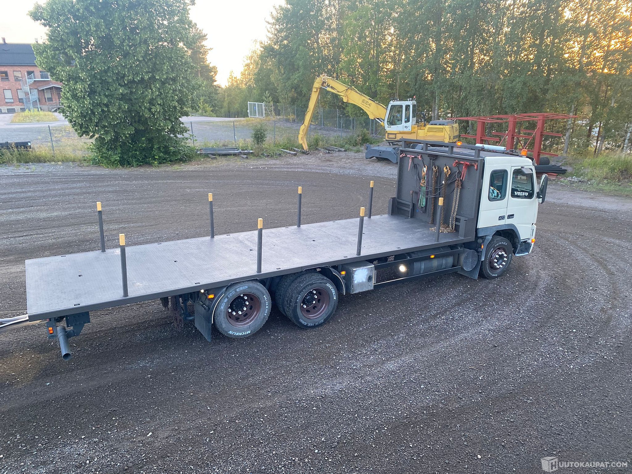 Volvo FM12, 2001, Hyvinkää - Camión: foto 2 Volvo FM12, 2001, Hyvinkää - Camión: foto 2