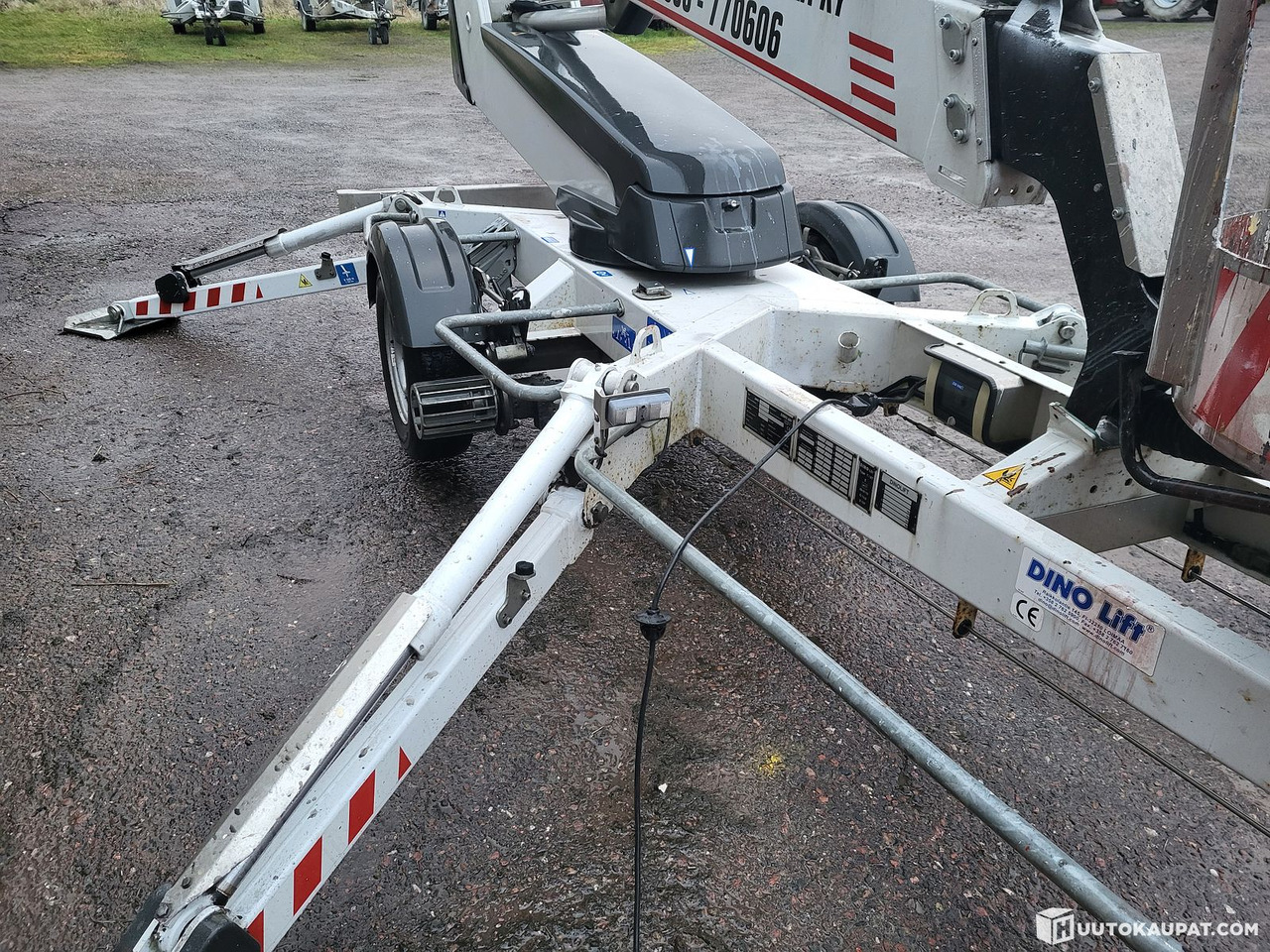 Dino 95T, Loimaa - Plataforma elevadora remolcable: foto 4 Dino 95T, Loimaa - Plataforma elevadora remolcable: foto 4