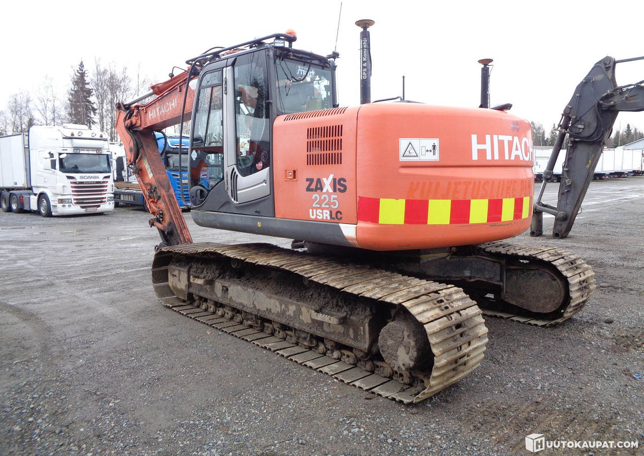 Hitachi ZX 225, 2011, Loimaa - Excavadora de cadenas: foto 2 Hitachi ZX 225, 2011, Loimaa - Excavadora de cadenas: foto 2