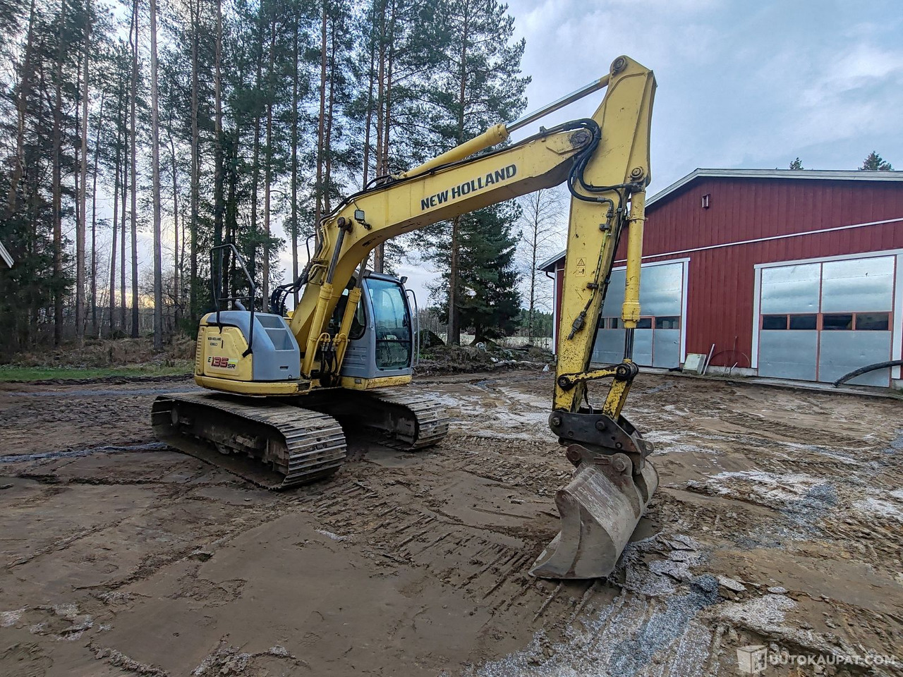 New Holland-Kobelco E135SR kaivinkone, 2006, Pedersöre - Excavadora de cadenas: foto 1 New Holland-Kobelco E135SR kaivinkone, 2006, Pedersöre - Excavadora de cadenas: foto 1