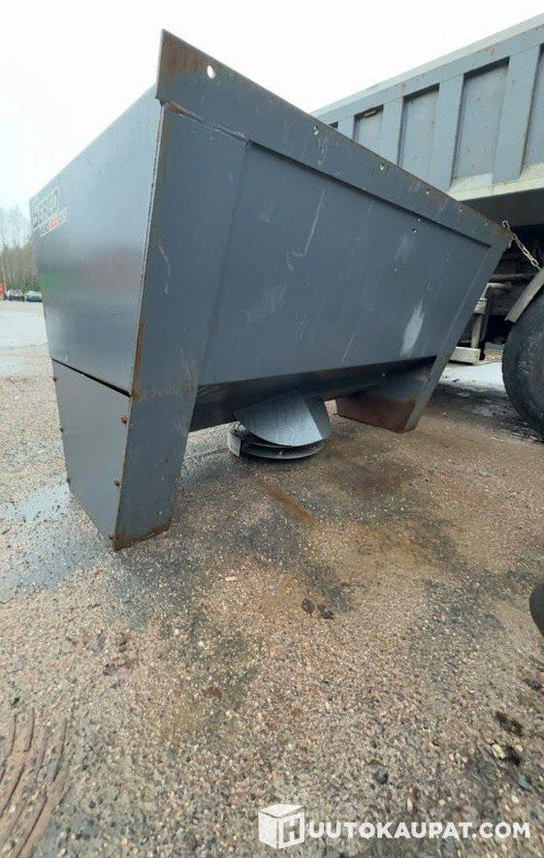 Serco Vilho 1500 LKS Plate Grit Spreader, 2019, Somero - Esparcidor de sal: foto 1 Serco Vilho 1500 LKS Plate Grit Spreader, 2019, Somero - Esparcidor de sal: foto 1