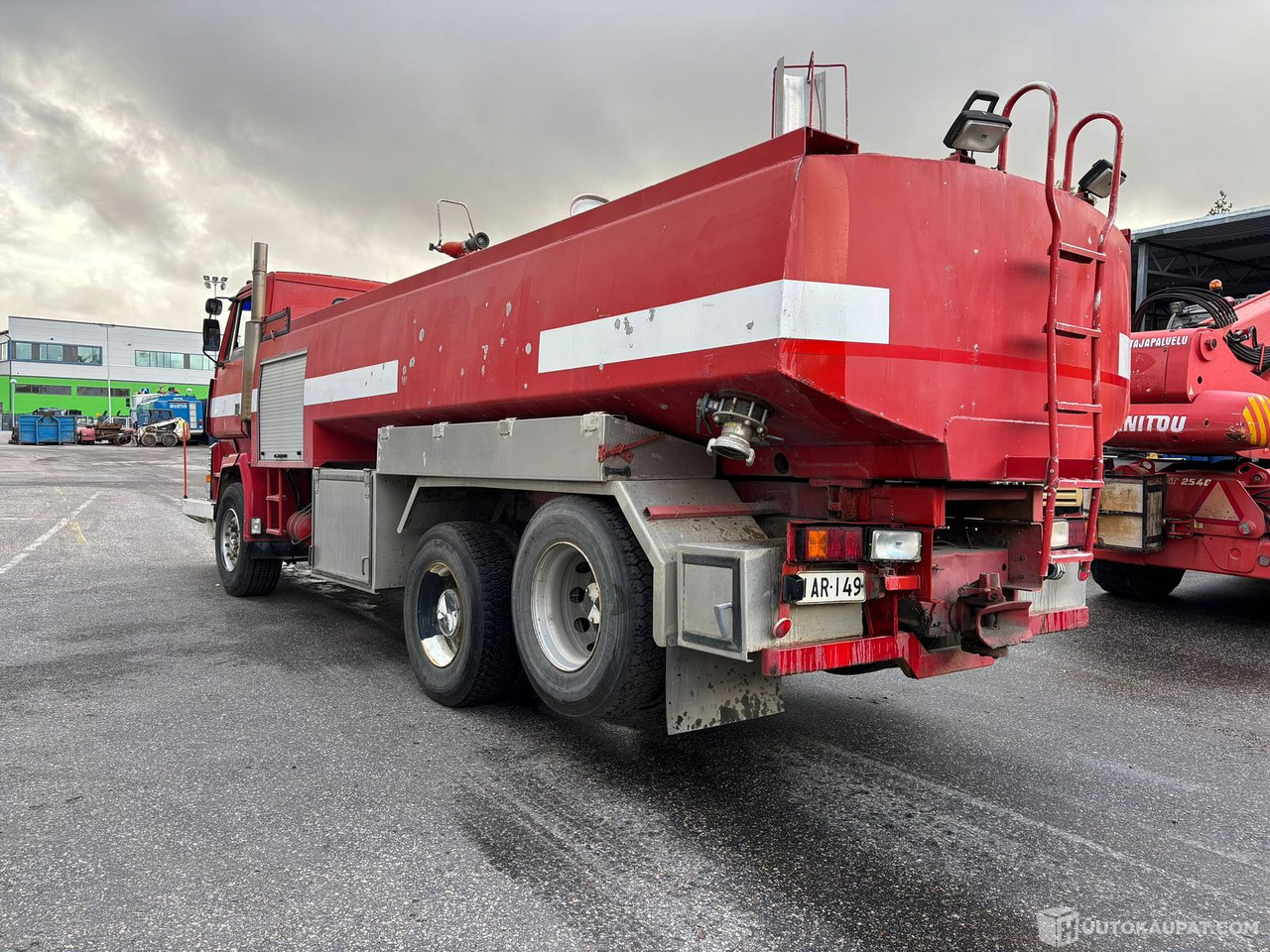 Sisu säiliöauto, 1983, Vantaa - Camión cisterna, Camión de bomberos: foto 3 Sisu säiliöauto, 1983, Vantaa - Camión cisterna, Camión de bomberos: foto 3