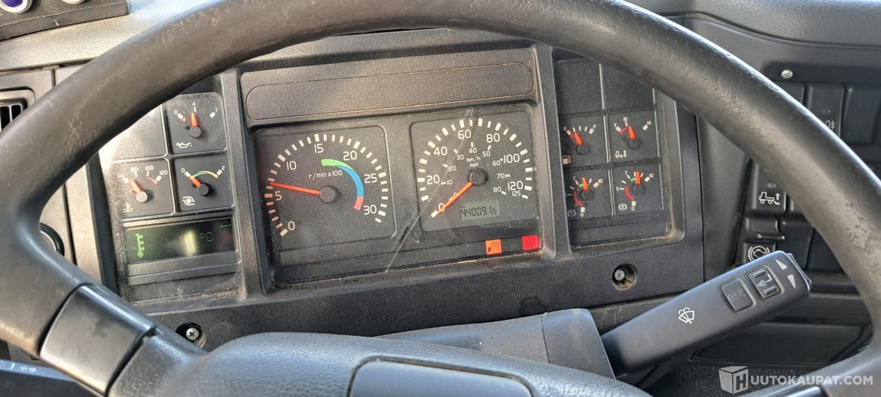 Volvo FL 220, 2000 Umpikorinen kuorma-auto, Kruunupyy - Camión caja cerrada: foto 4 Volvo FL 220, 2000 Umpikorinen kuorma-auto, Kruunupyy - Camión caja cerrada: foto 4