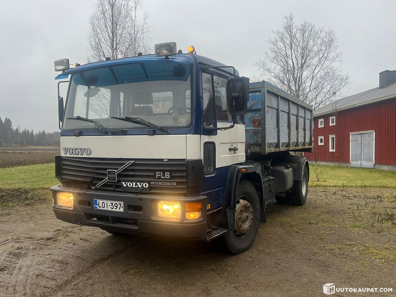 Volvo FL618 swap-body truck with two platforms, 1992, Hämeenlinna - Camión portacontenedore/ Intercambiable: foto 1 Volvo FL618 swap-body truck with two platforms, 1992, Hämeenlinna - Camión portacontenedore/ Intercambiable: foto 1