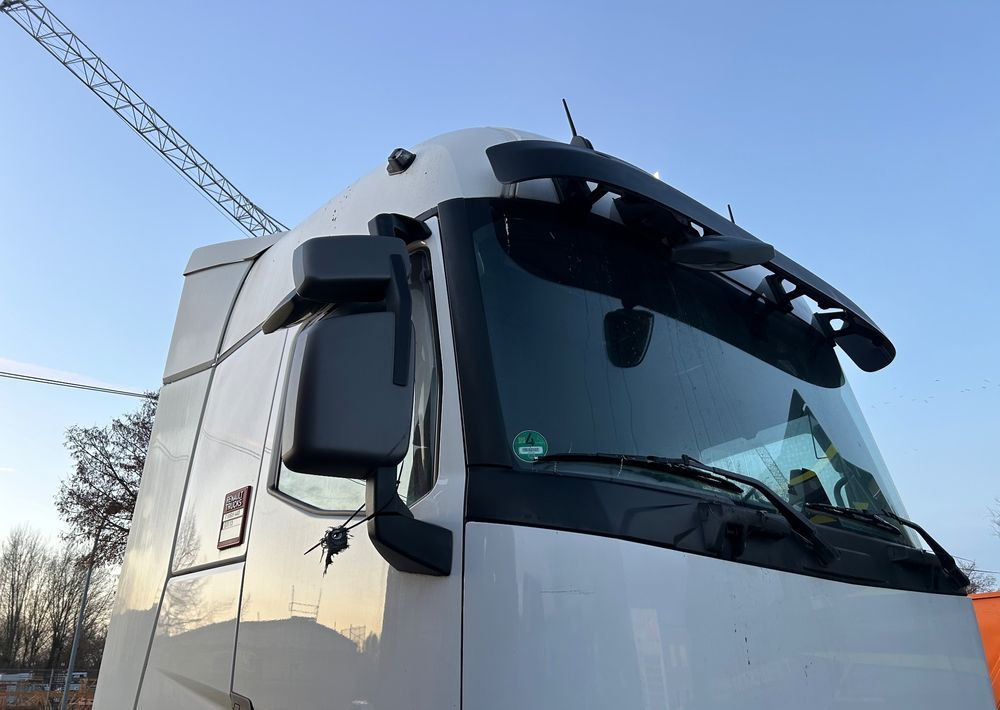 Renault HIGH GAMA T440 13l Volvo 2019 FULL SERWIS VIN: LD ! 13l STANDARD STANDARD / KLIMA POSTOJOWA / FULL OPCJA / T520 T480 / TOP STAN GAMA T - Cabeza tractora: foto 4 Renault HIGH GAMA T440 13l Volvo 2019 FULL SERWIS VIN: LD ! 13l STANDARD STANDARD / KLIMA POSTOJOWA / FULL OPCJA / T520 T480 / TOP STAN GAMA T - Cabeza tractora: foto 4